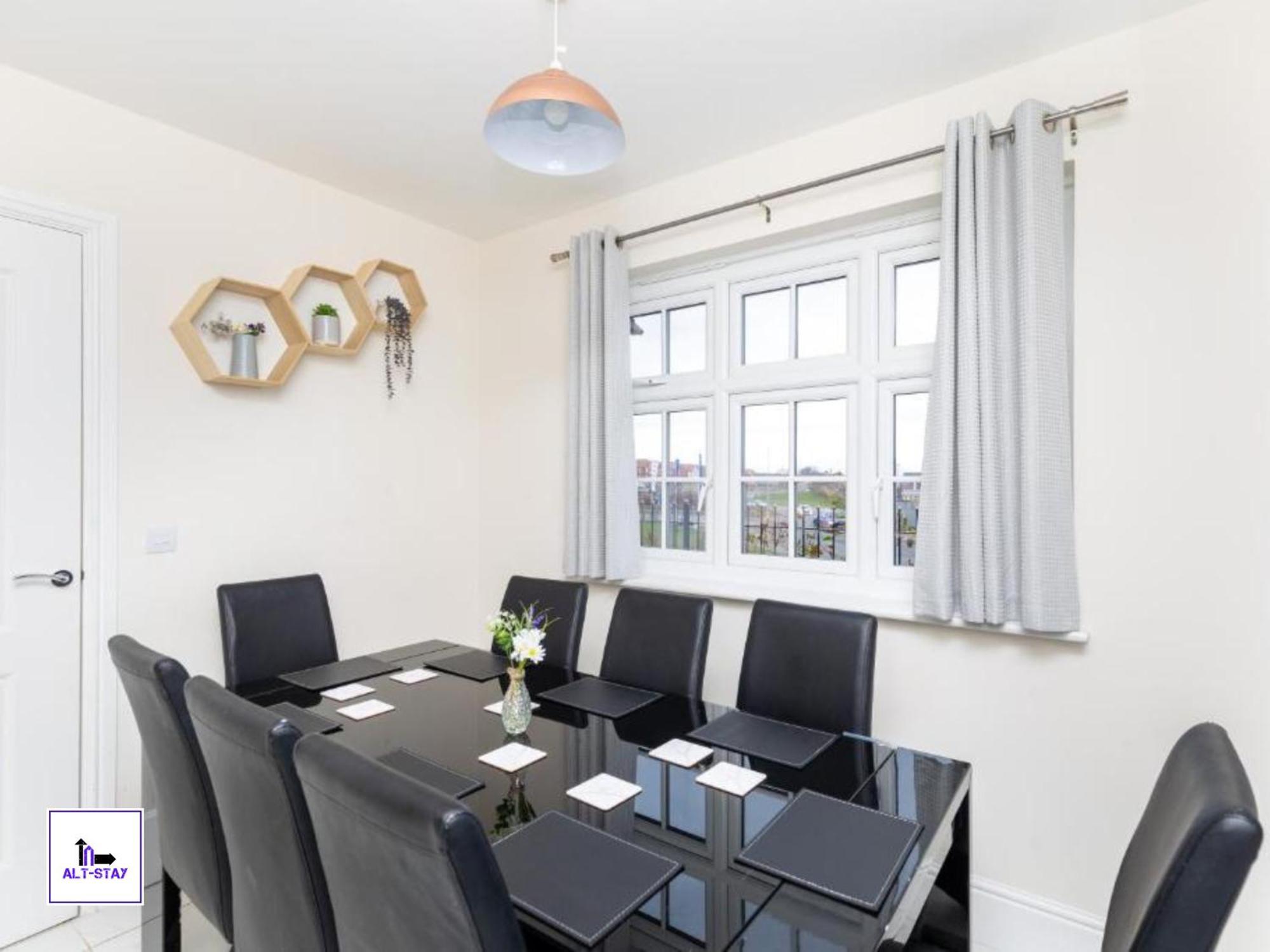 4 Bed 3 Bath - Kirkstall House By Alt-Stay Accommodation - Ideal For Contractors & Remote Workers - Long Stays Welcome Wakefield Eksteriør bilde
