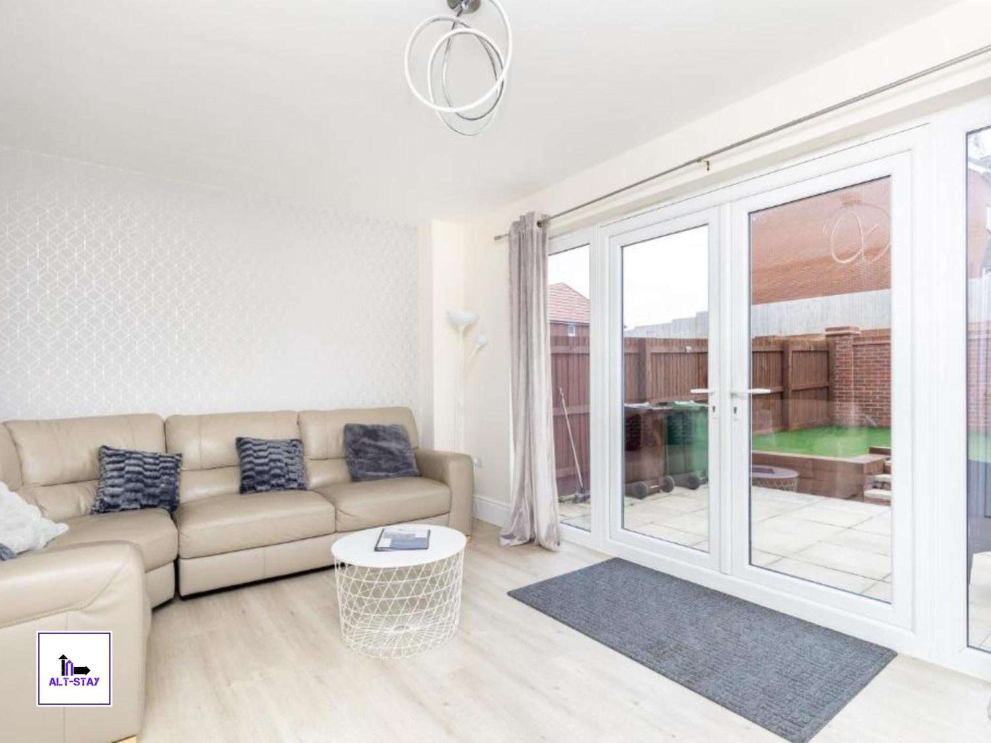 4 Bed 3 Bath - Kirkstall House By Alt-Stay Accommodation - Ideal For Contractors & Remote Workers - Long Stays Welcome Wakefield Eksteriør bilde