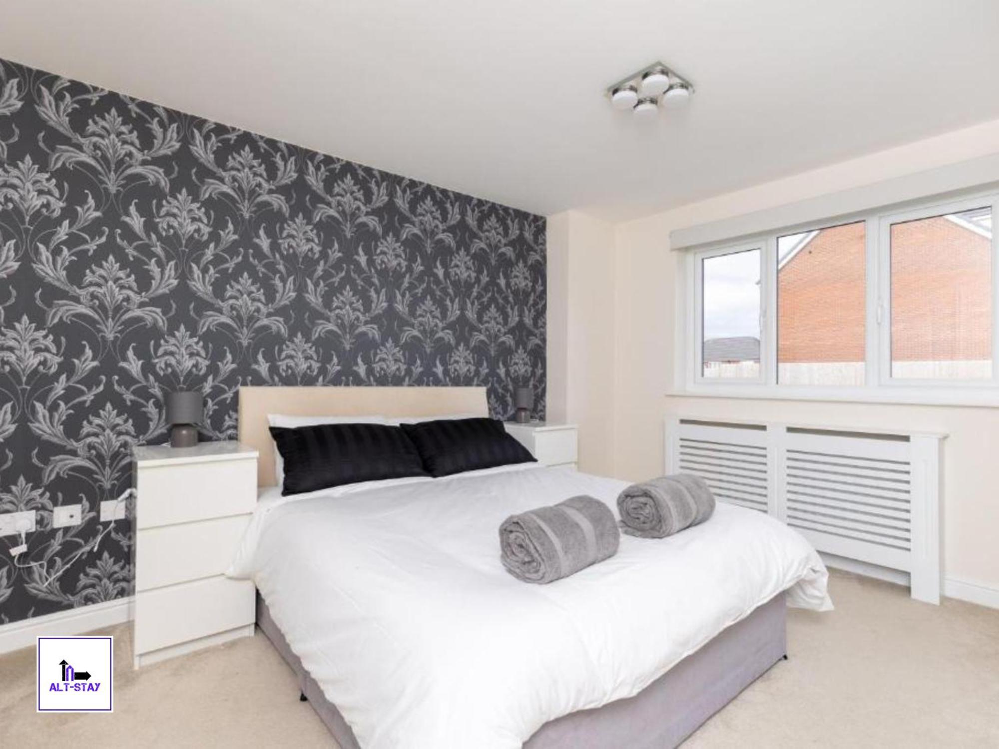 4 Bed 3 Bath - Kirkstall House By Alt-Stay Accommodation - Ideal For Contractors & Remote Workers - Long Stays Welcome Wakefield Eksteriør bilde
