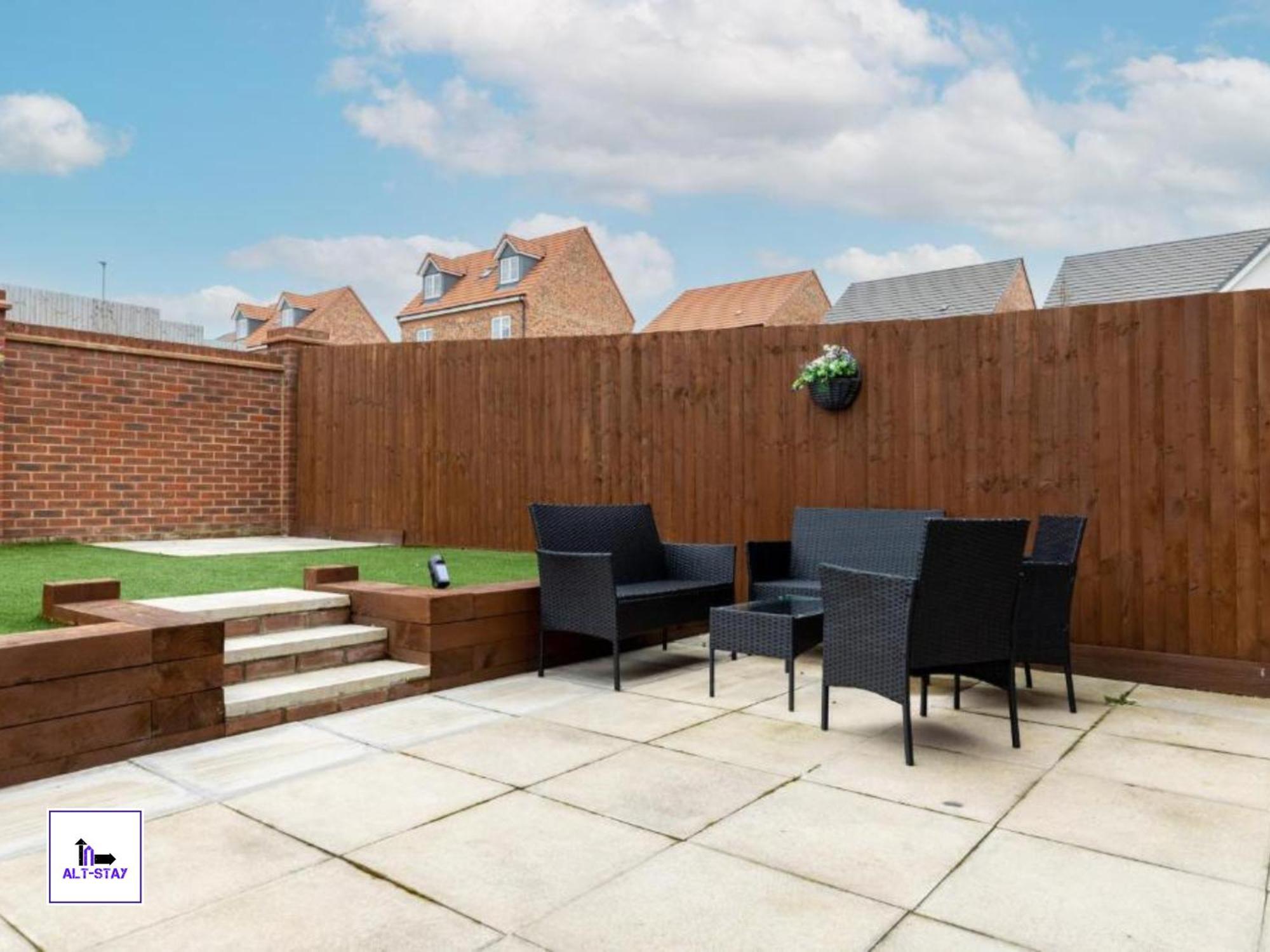 4 Bed 3 Bath - Kirkstall House By Alt-Stay Accommodation - Ideal For Contractors & Remote Workers - Long Stays Welcome Wakefield Eksteriør bilde