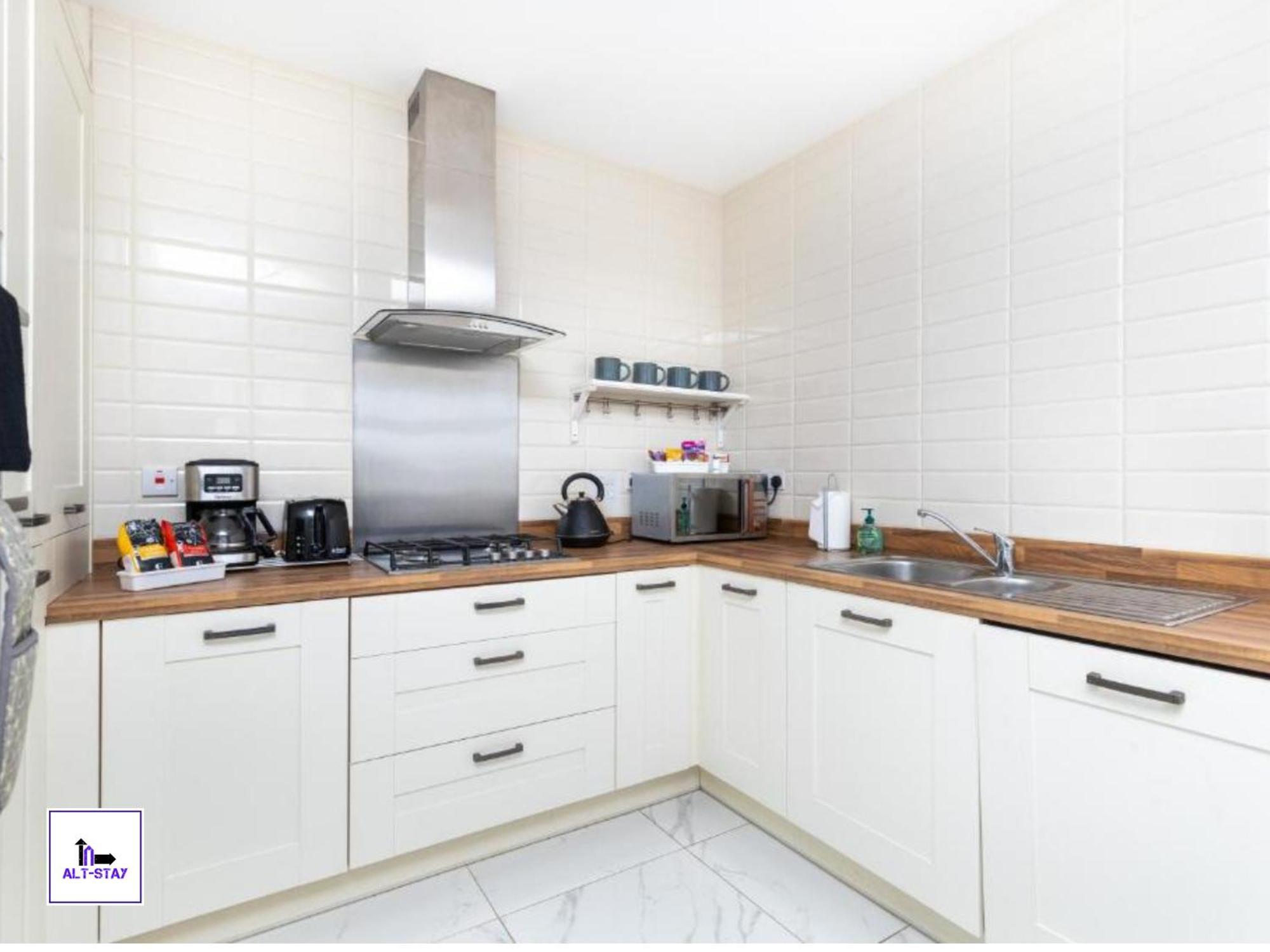 4 Bed 3 Bath - Kirkstall House By Alt-Stay Accommodation - Ideal For Contractors & Remote Workers - Long Stays Welcome Wakefield Eksteriør bilde